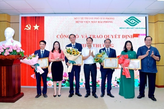 Bệnh viện Mắt Hải Phòng kỷ niệm 15 năm thành lập