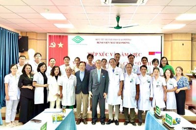 Bệnh viện Mắt Hải Phòng phối hợp cùng Tổ chức Chống Mù Lòa Châu Á (APBA) tổ chức chương trình khám và phẫu thuật miễn phí cho các bệnh lý về dịch kính - võng mạc